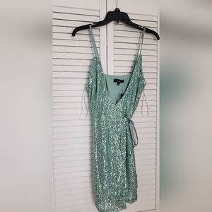 LULUs mint green sequin, small
